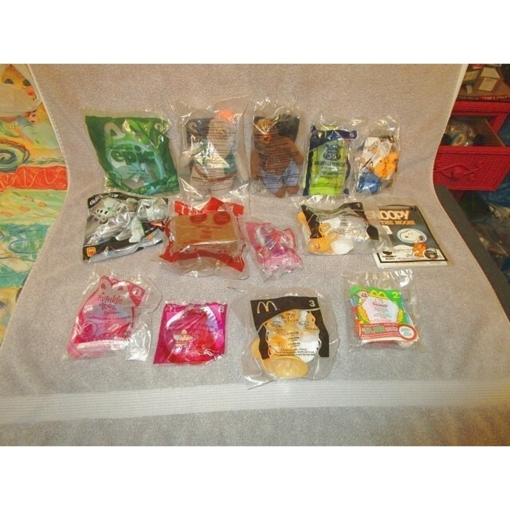 Vtg Y2K McDonald’s Happy Meal Toys 14 Piece Lot Bears Sanrio Snoopy Sealed NEW